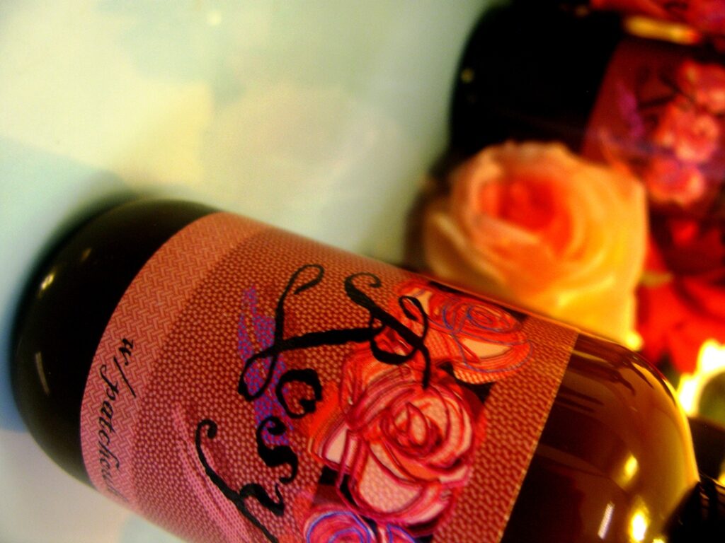 Rosy in Amber – Patchouli, Ginger Root and Macadamia Nut - Body Lotion – 250mL - Image 5